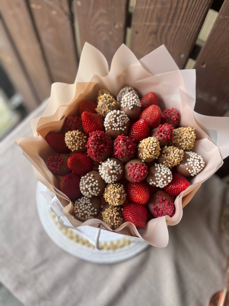 Букеты из клубники в шоколаде
